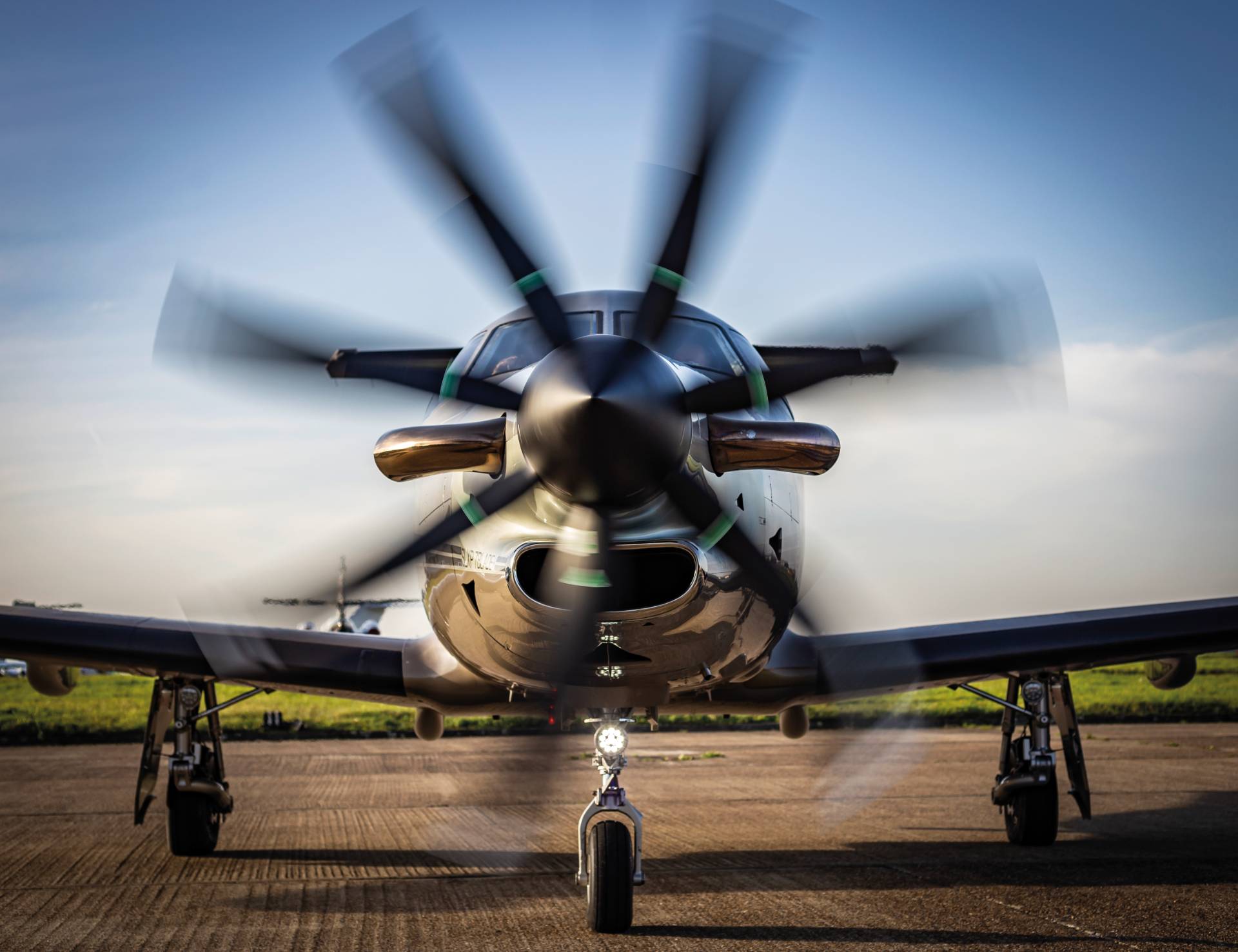 Fotos-div/more-pics/Pilatus-PC-12-Silent7-MT-Propeller.jpg