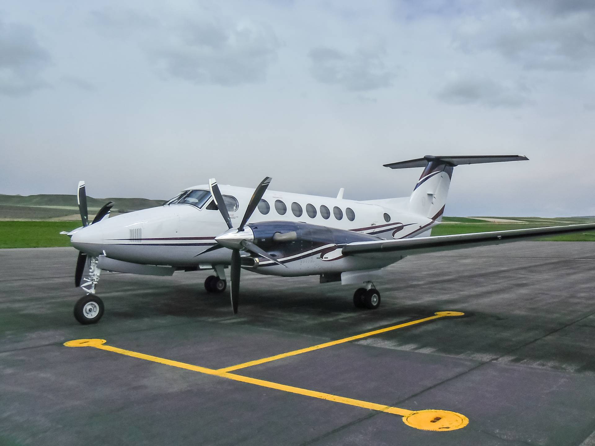 STC/stc_pic/beech_kingair_300-350.jpg
